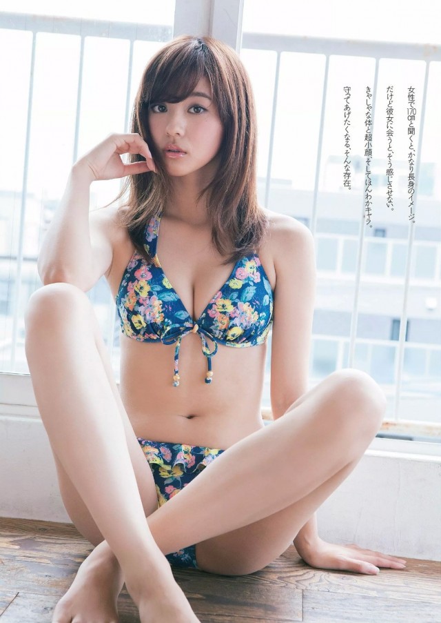 朝比奈彩さんのセクシー画像