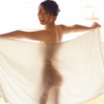 【画像】写真集が話題の欅坂46・長濱ねるさん、露天風呂でバスタオル一枚になってしまうｗｗｗ