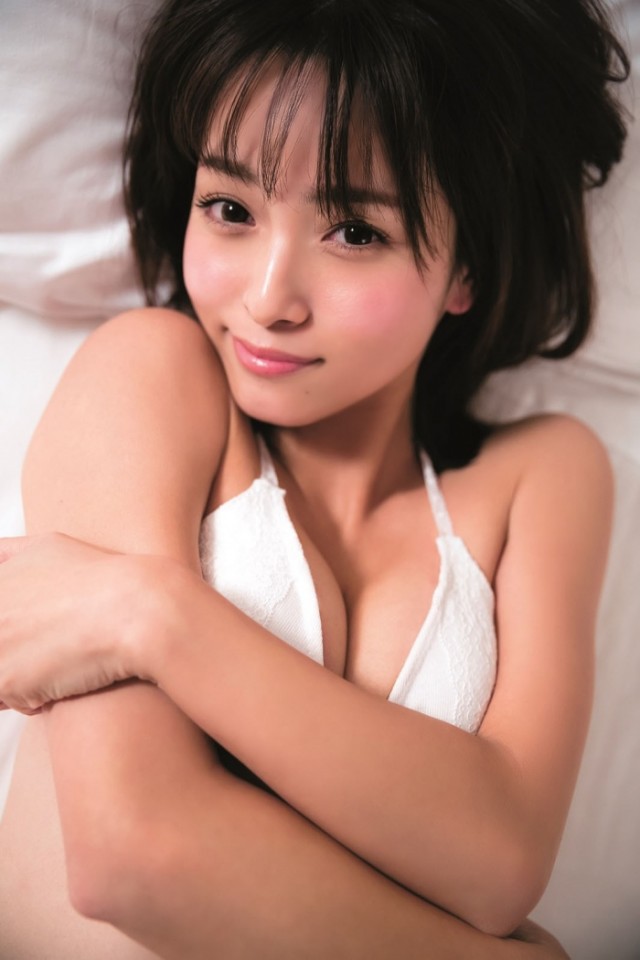 三田寺円さんのセクシー画像