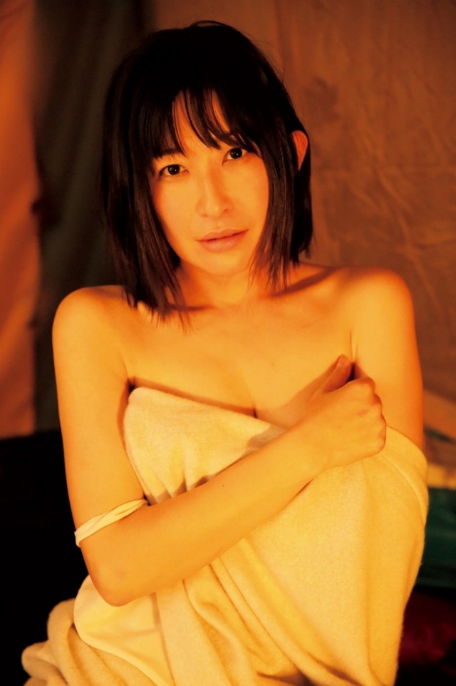 小野真弓さんのセクシー画像