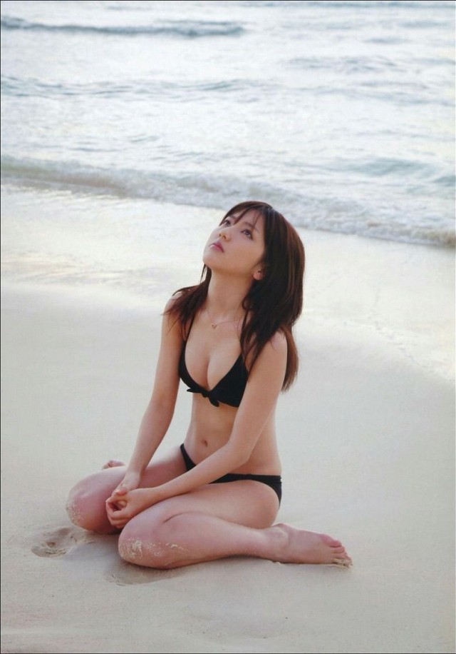 真野恵里菜さんのセクシー画像