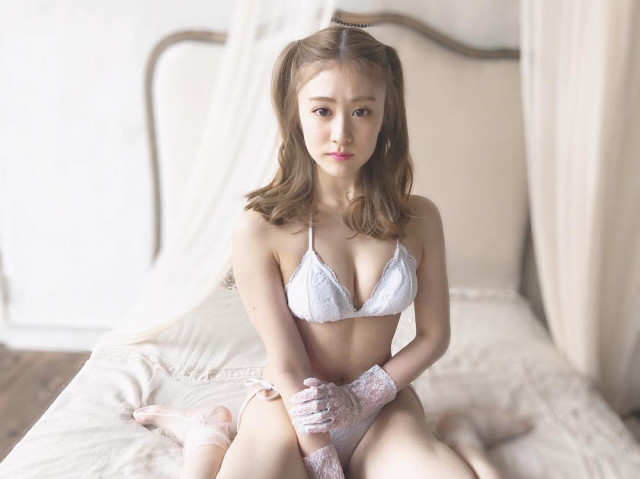 加藤美南さんのセクシー画像