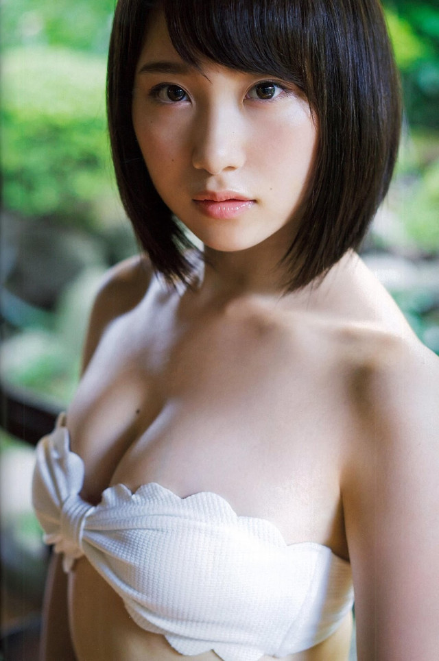 高橋朱里さんのセクシー画像